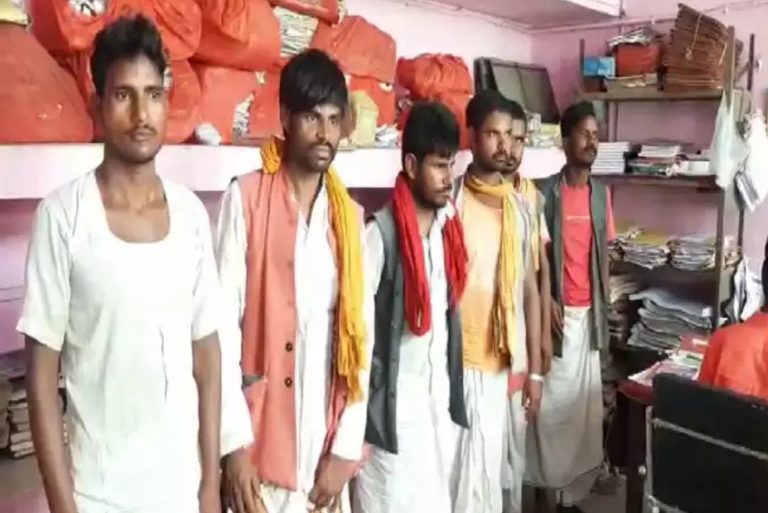 Bihar: Six Muslim men disguised as Sadhus caught begging outside a Hindu temple in Hajipur