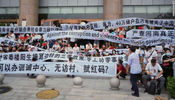 China: Massive protests in Henan, people fear losing their life savings due to bank fraud