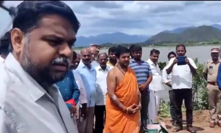 Tamil Nadu: DMK MP S Senthilkumar objects ‘Bhoomi Pujan’ for road project, insults Hindu priest