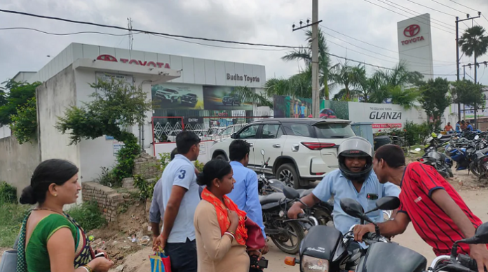 Patna: Toyota car showroom looted, guard murdered