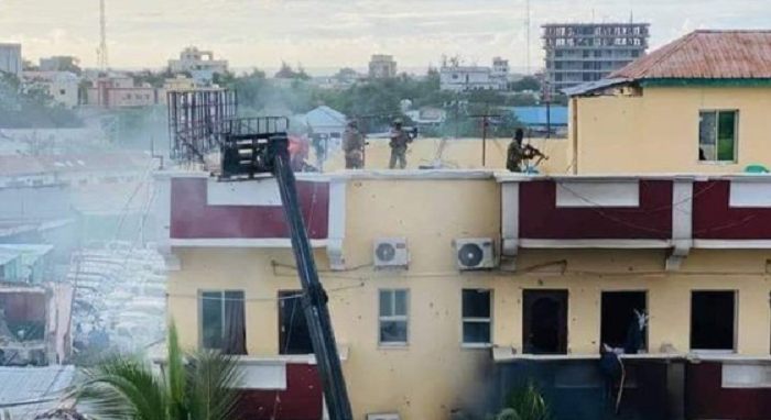 Somalia: Al-Shabab terrorists attack a hotel in Mogadishu; 10 deaths reported