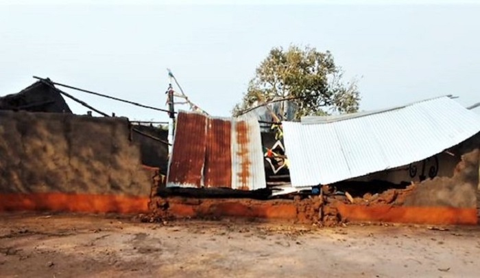 Uganda: Islamist mob attacks Christian evangelists with weapons after 8 Muslims agree to leave Islam in conversion camp, 1 person dead, Bibles burned