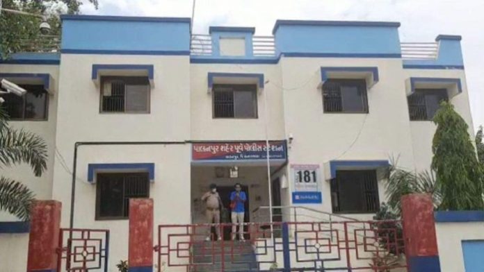 Gujarat: 5 booked for 'brainwashing' woman, her children to convert to Islam and forcing her husband to commit suicide