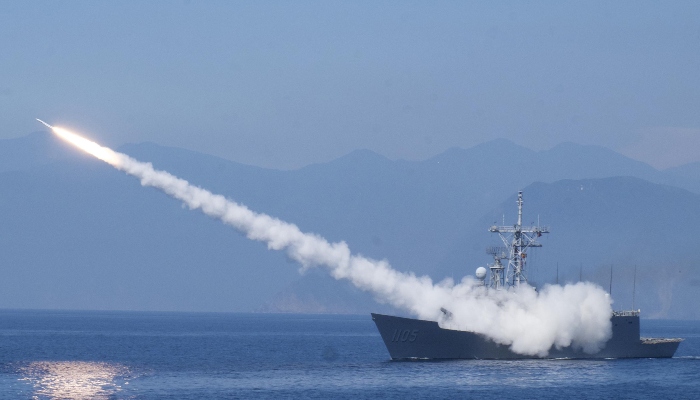 China launches 11 ballistic missiles into Taiwanese waters a day after Nancy Pelosi’s visit to Taiwan, 5 missiles landed in Japan’s EEZ