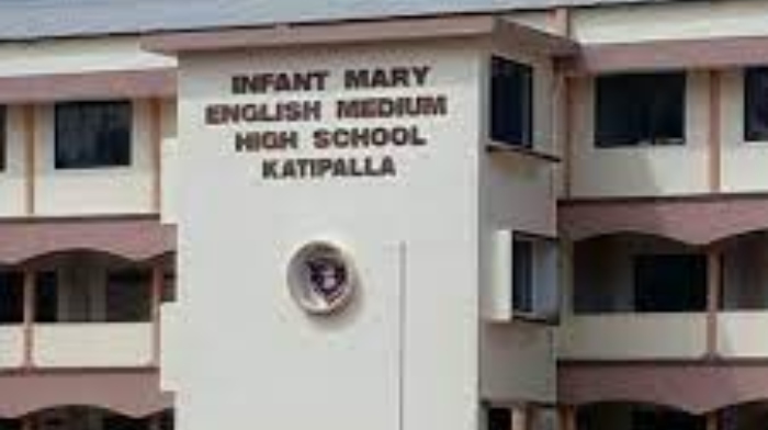 Karnataka: Missionary school teachers remove Rakhis from the wrists of students and throw them in the dustbin, school apologises after parents protest