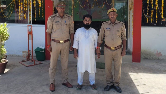 Uttar Pradesh: Police arrest Muslim cleric Phakhare Alam for raping a minor on the pretext of performing an exorcism on her