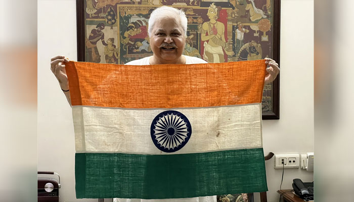 Actor Satish Shah shares an image of the Indian flag his mother got during the quit India movement