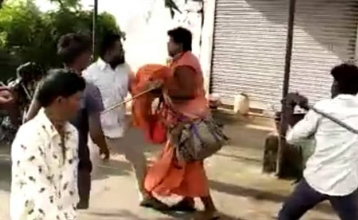 Four Hindu saints beaten in Sangli