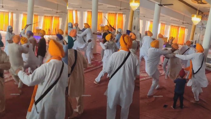 Punjab: 2 Sikh groups fight over post of president in Gurudwara in Faridkot
