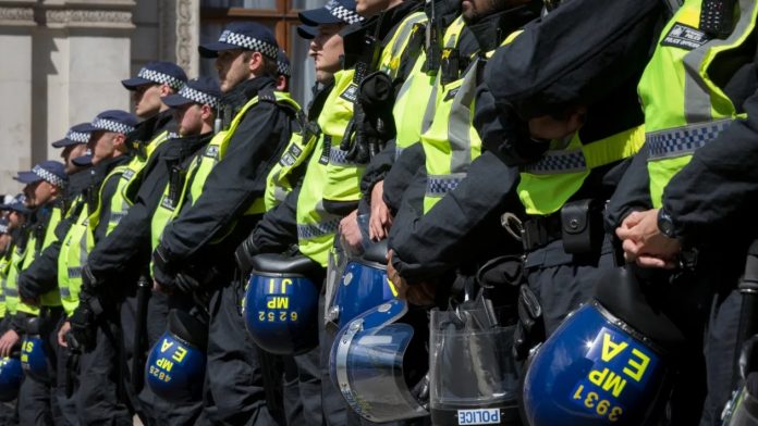 Leicester police want to wait for Hindu women to be attacked with acid before taking the threats by Islamists seriously: Here is what happened