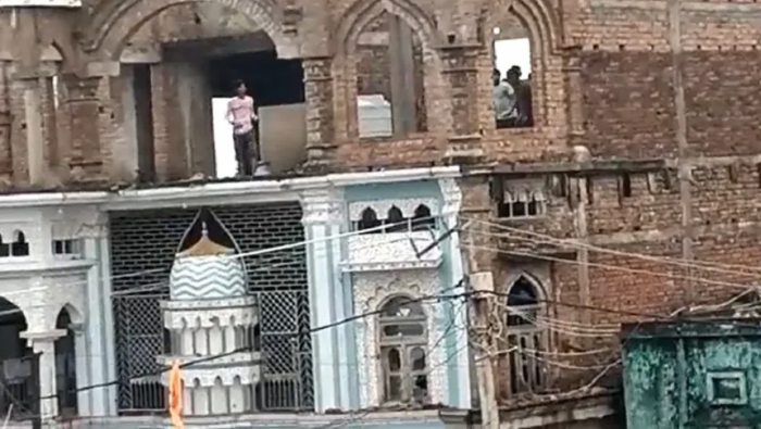 Siwan violence: Bihar Police says the juvenile arrested for pelting stones from masjid is 13, not 8 as claimed by Owaisi, read what happened