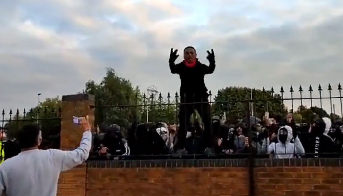 Around 200 masked Islamists circle a Hindu Temple in Birmingham amid chants of ‘Allah-Hu-Akbar’, terrifying visuals emerge