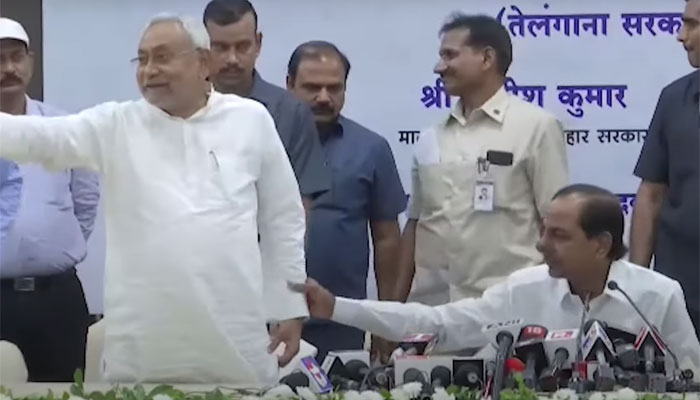 ‘Baithiye na’, ‘chaliye chhodiye’: The awkward and embarrassing conversation on stage between Nitish Kumar and KCR over the 2024 PM candidate