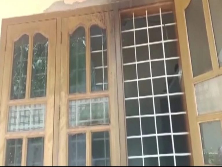 Kerala: Petrol bomb hurled at RSS office in Mattannur during the strike protesting arrest of PFI Islamists, probe ordered