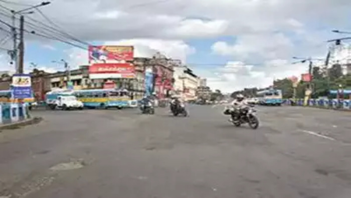 Kolkata: Bus driver Bablu Khan and conductor Nuruddin arrested after mowing down Durga Puja revellers on Sealdah flyover leaving 3 dead