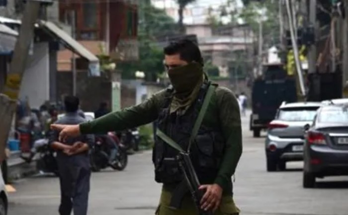 Two UP migrant labourers killed in Jammu and Kashmir’s Shopian two days after a Kashmir Hindu was murdered, LeT terrorist Imran Bashir arrested