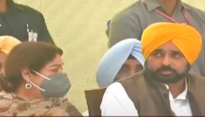 ‘It was not because he was drunk’: Kirron Kher clarifies why she wore a face mask when Bhagwant Mann started talking to her