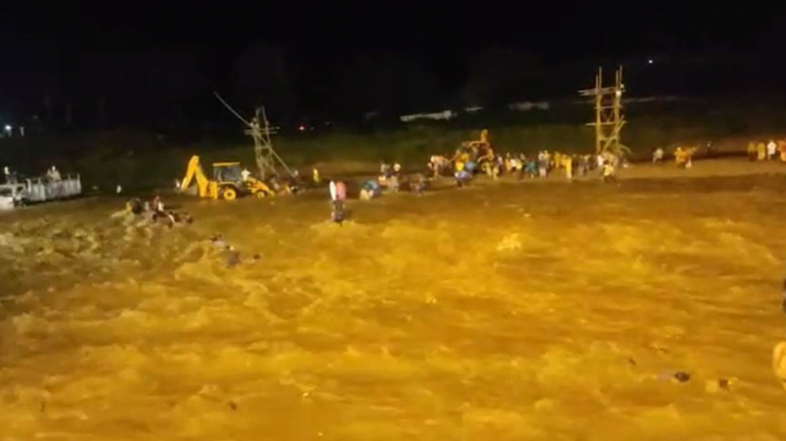 West Bengal: Flash flood during Durga Visarjan in Jalpaiguri leaves 8 dead, several missing