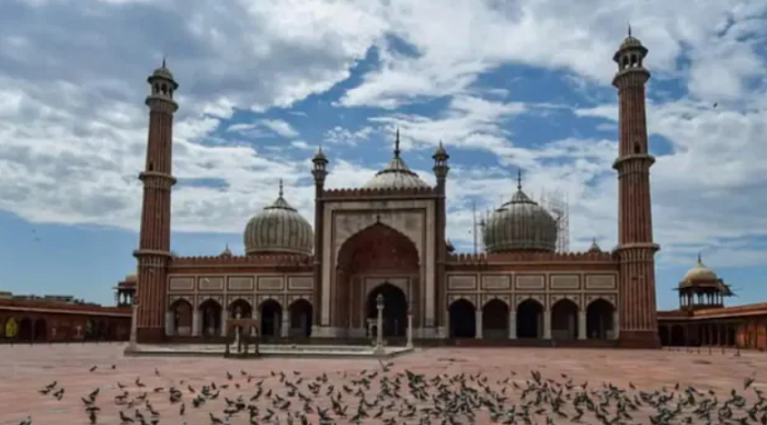 ‘Girls do improper acts after giving time to boys’, Delhi’s Jama Masjid bans entry of ‘unaccompanied women’