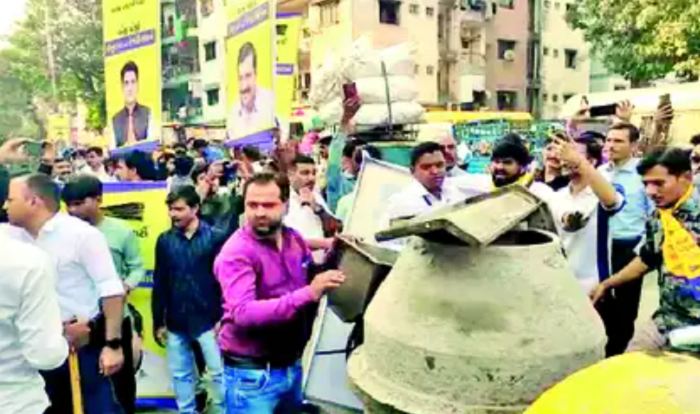Gujarat: AAP workers create a ruckus, obstruct Surat Municipal Corporation employees after damaging road barriers, booked