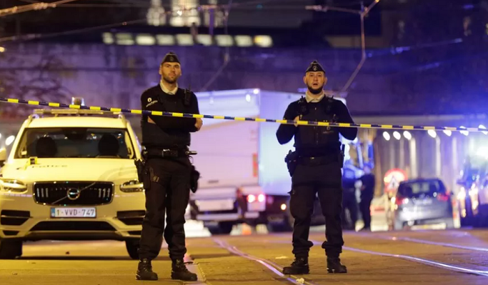 Brussels: 2 police officers stabbed in a suspected terror attack, one dies, witnesses say attacker yelled ‘Allah-hu-Akbar’ while stabbing