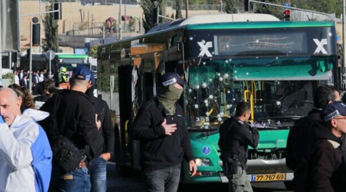 Israel: 1 killed, 18 hurt in two separate terrorist attacks at two Jerusalem bus stops, Police suspect Palestinian attacks
