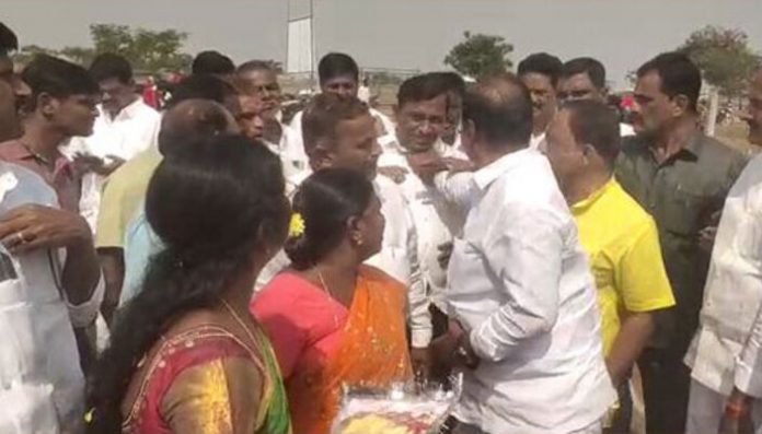 TRS MLA grabs govt official's collar over a late invitation to a school's inauguration event
