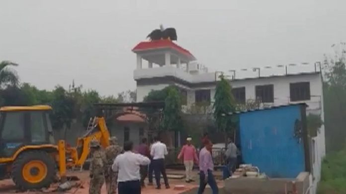 UP: Illegally built hotel of AIMIM leader Taufeeq Pradhan bulldozed