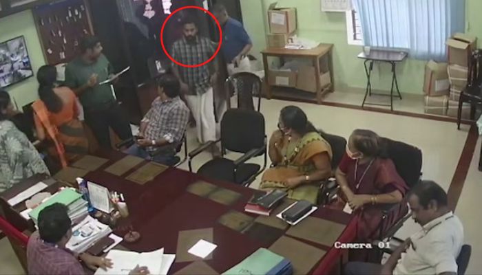 We will break your legs, set you on fire: Viral video from Kerala shows SFI leader Hassan Mubarak threatening College Principal
