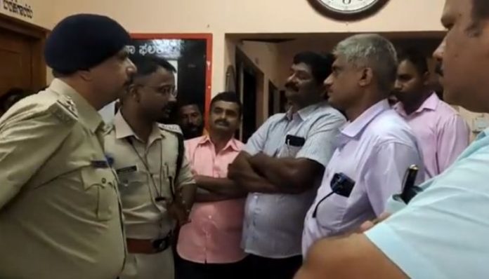 Karnataka: Congress leader Rafiq clashes with member of Sriram Sene over saffron flags near masjid in Sringeri