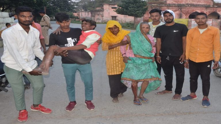 Uttar Pradesh: Sajid, Aslam and 11 others booked for harassing schoolgirls, assaulting the employee who tried to stop them
