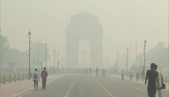 Air pollution worsens in Delhi with increasing stubble burning, demand to shut down schools grows as average AQI nears 500