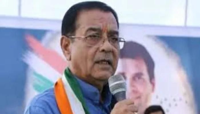 Gujarat: Senior Congress leader Mohansinh Rathava, a 10-time MLA, joins BJP ahead of elections