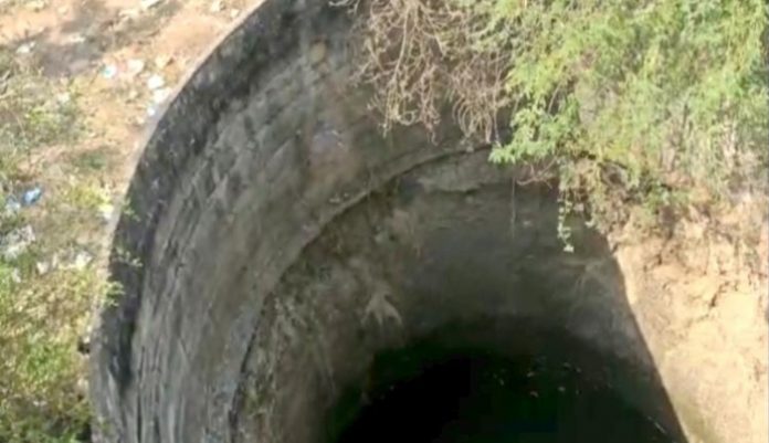 Chopped body of unidentified woman found in a well