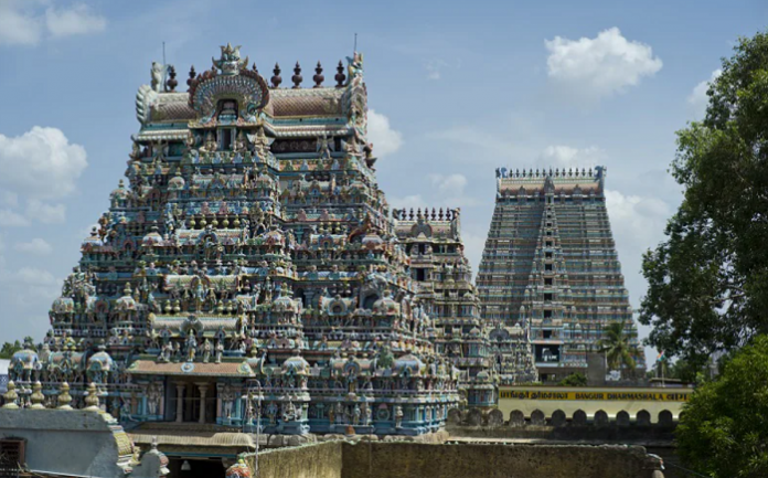 SC seeks Tamil Nadu govt's response on plea alleging taking over of 38,000 temples HR&CE, asks to recall EOs appointed at temples