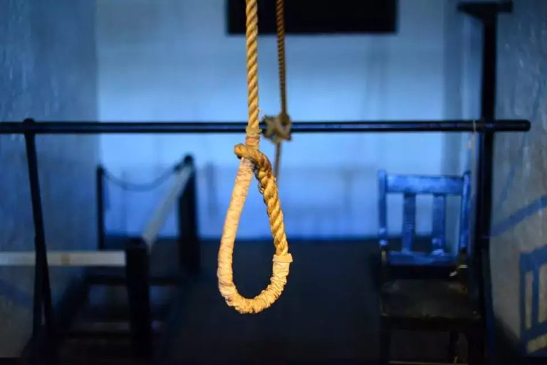 Ghaziabad: 19-year-old hangs herself after Irfan shares her intimate videos online