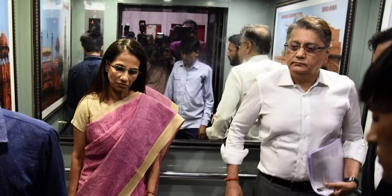 Bombay High Court vacation bench denies any interim relief to Chanda Kochhar and her husband in ICICI-Videocon case