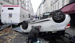 Violence breaks out in Paris ahead of Christmas: Details