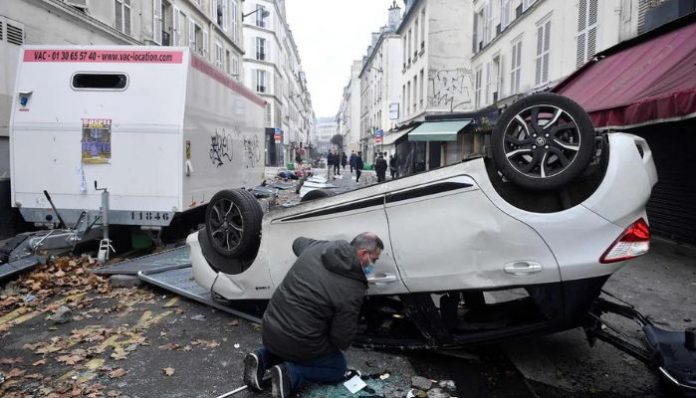 Violence breaks out in Paris ahead of Christmas: Details
