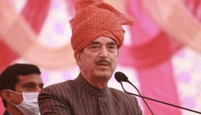 Ghulam Nabi Azad slams Congress for planting media stories