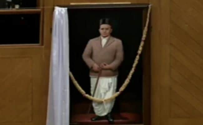 Savarkar's portrait Karnataka