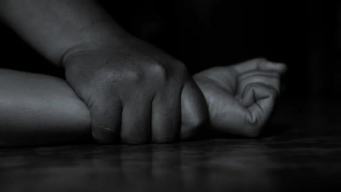 Minor raped Maharashtra