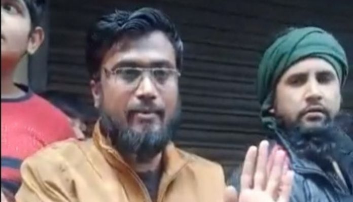 Islamist threatens to burn down Indore, video goes viral