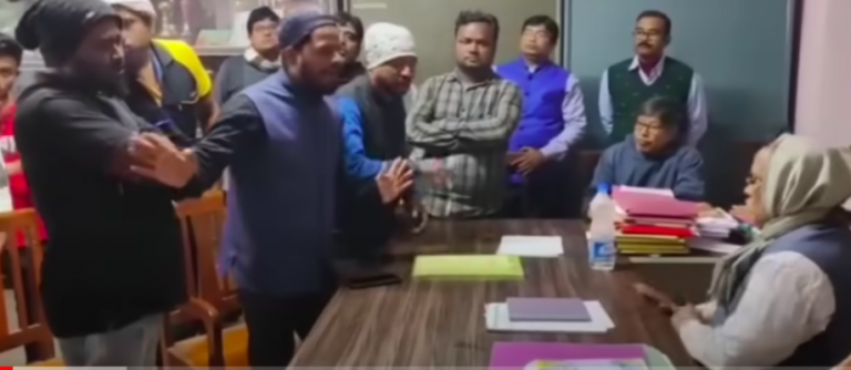 West Bengal: Parents of Muslim students protest over ‘Jhatka’ chicken served in mid-day meal, demand resignation of principal