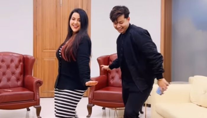 Amruta Fadnavis, wife of Maharashtra’s deputy CM Devendra Fadnavis dances with TikToker Riyaz Aly on her ‘Mood Banaleya’ song