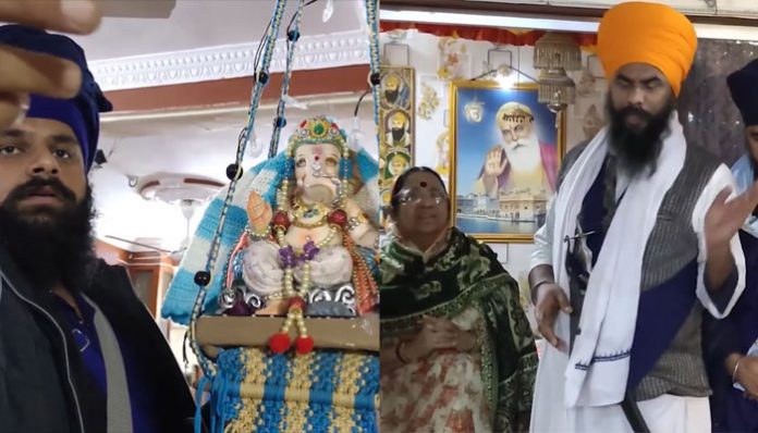 Nihang Sikhs in Sindhi Temple