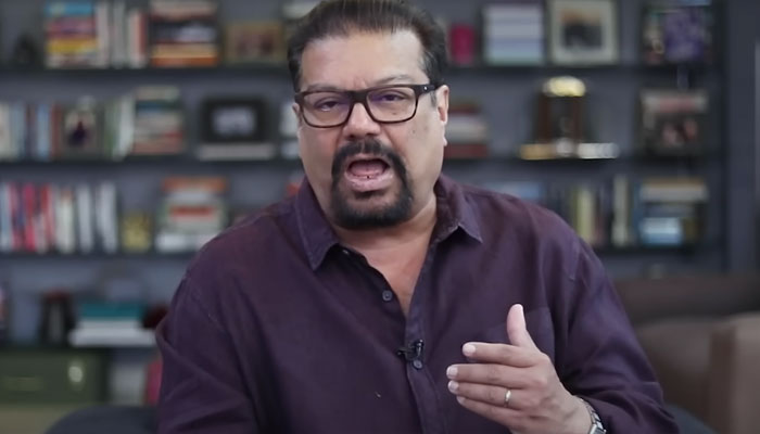 Dear Vir Sanghvi, painting Indians as the worst due to a peeing incident is like painting all journalists corrupt due to the Radia tapes, please rethink