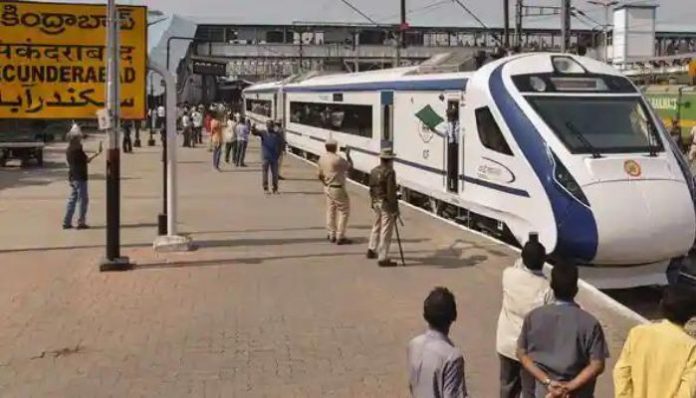 Telangana: Unidentified miscreants target Vande Bharat Express with stones