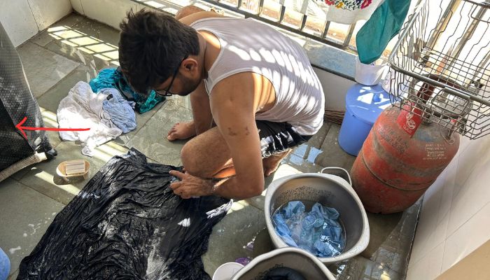 AAP’s Gopal Italia flaunts ‘simplicity’ of washing clothes by hand while a washing machine stands right there, gets mocked