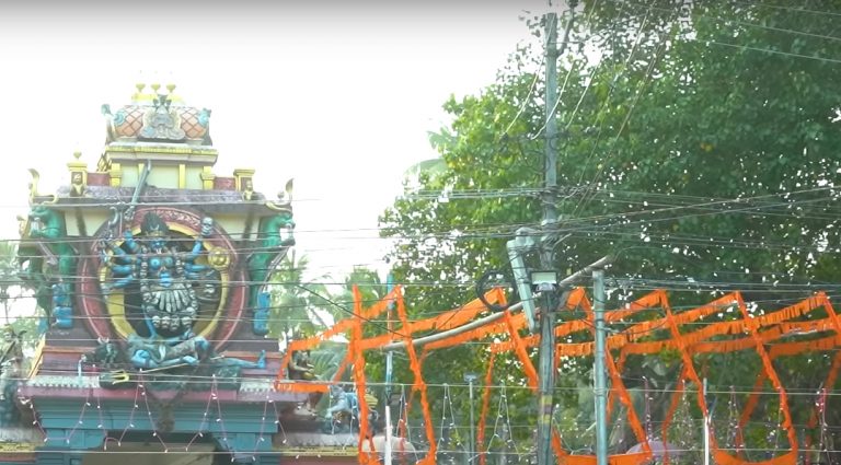 Hindu women come up with a unique response to the Kerala Police’s instruction to remove saffron flags at Vellayani Bhadrakali Temple